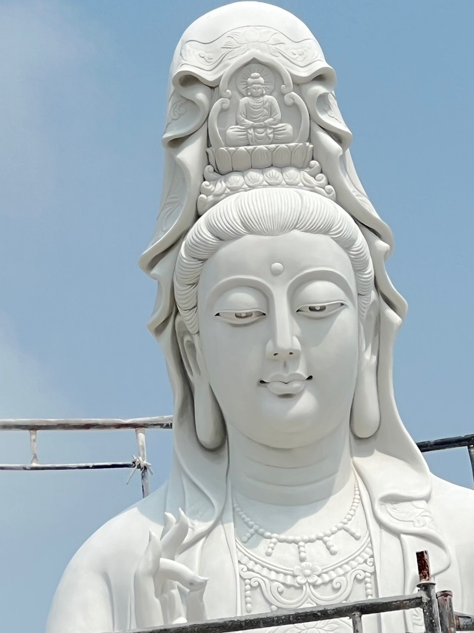 Tượng Phật Quan Âm - Điêu Khắc Đá Bảo Vương - Cơ Sở Điêu Khắc Đá Mỹ Nghệ Non Nước Bảo Vương